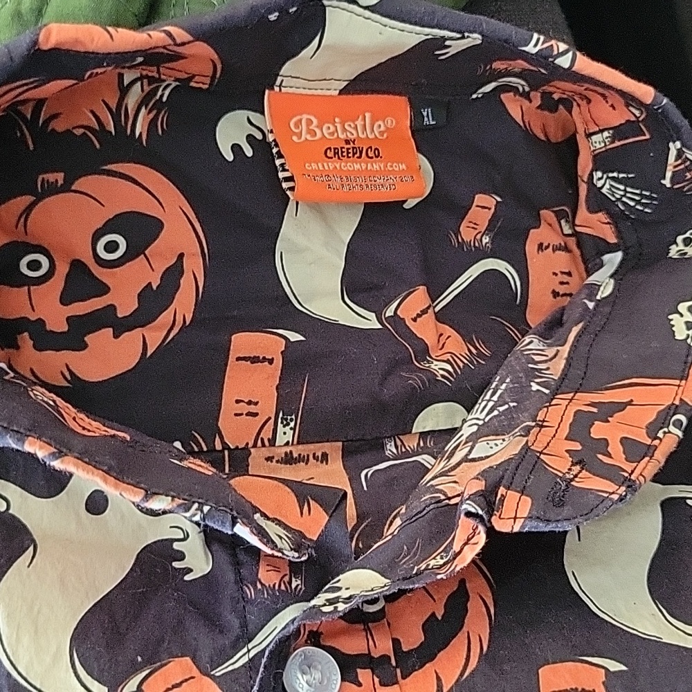 Shirt sleeve button down
